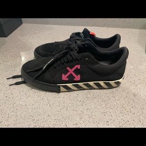 Mens Off-White low Vulcanized sneaker